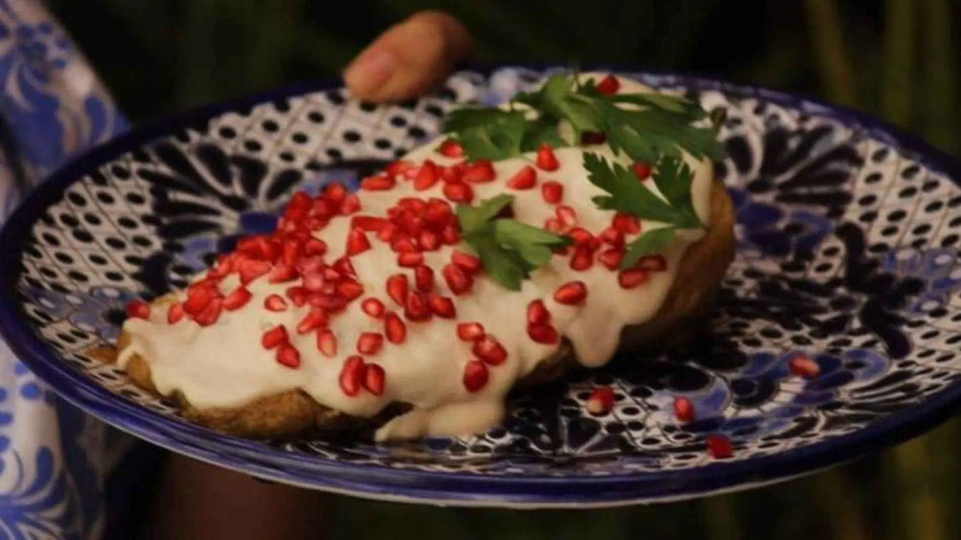 Uno de los platillos más queridos de la comida típica de Puebla, sin lugar a dudas son los chiles en nogada (1)